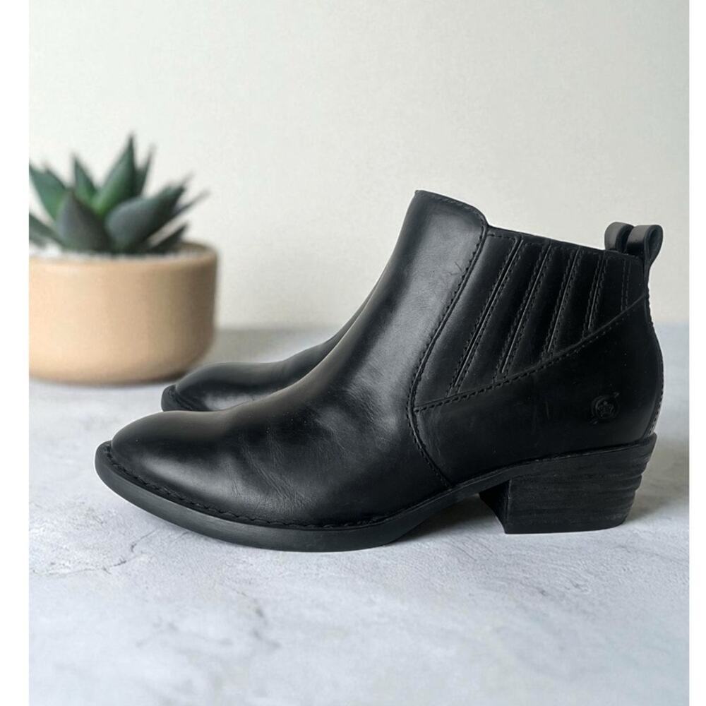 Born Beebe Leather ankle boots black 9